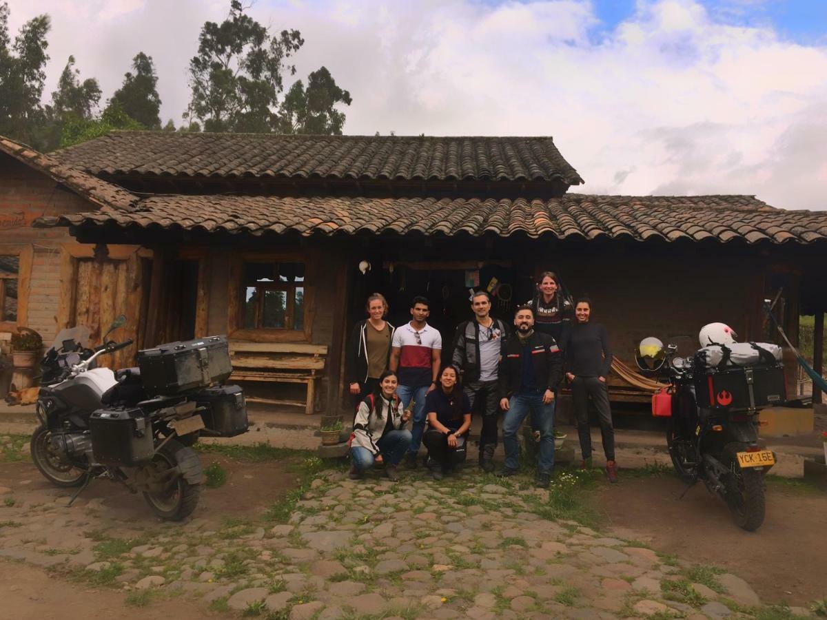 El Tio Hostal Otavalo Exterior photo